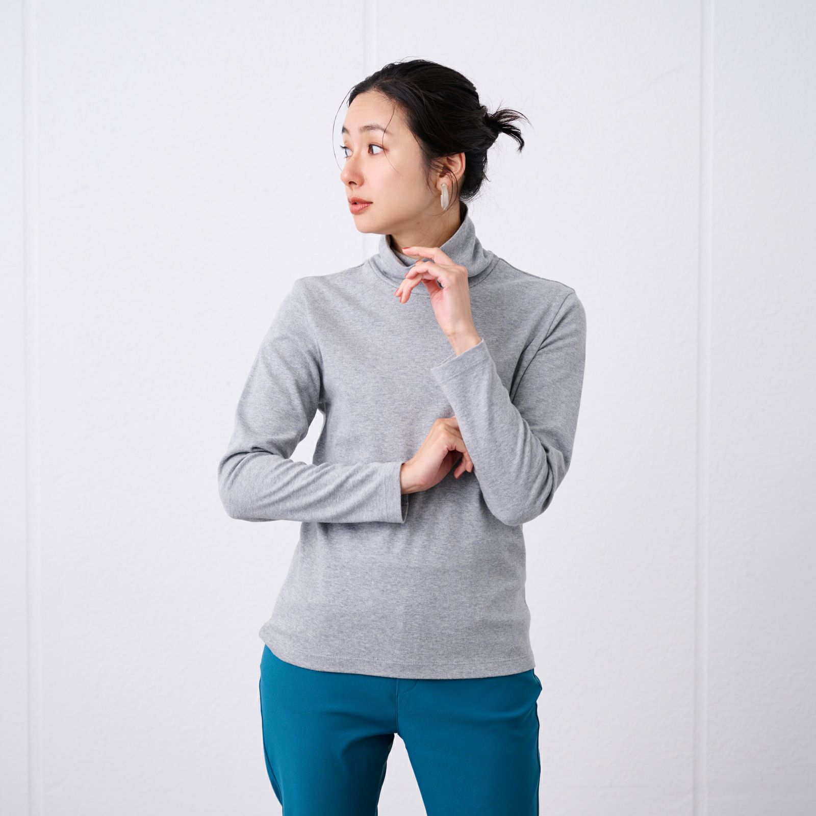 コットン100起毛　タートルネック長袖Tシャツ