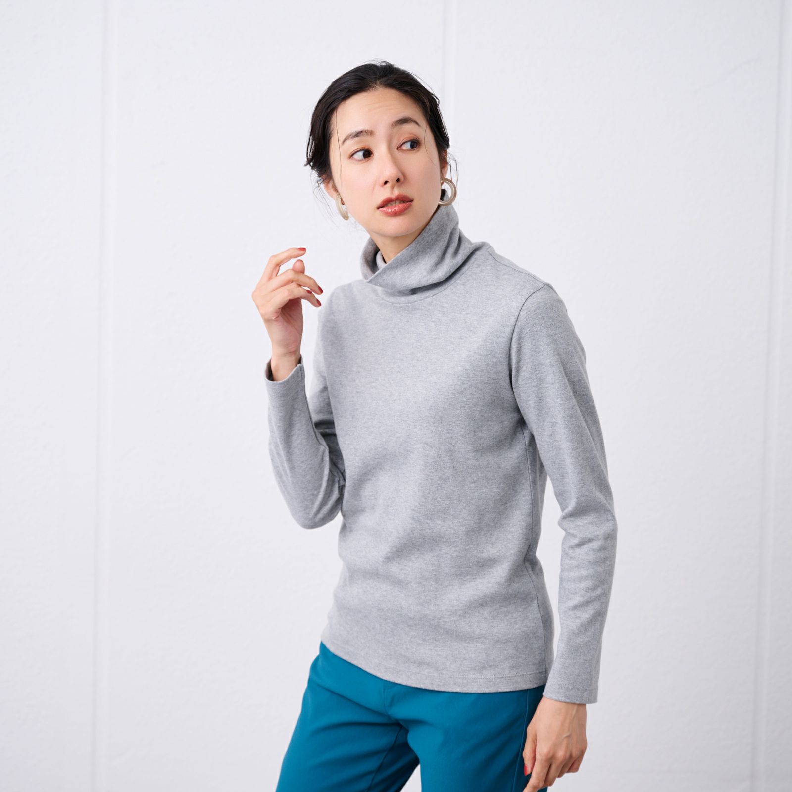 コットン100起毛　タートルネック長袖Tシャツ