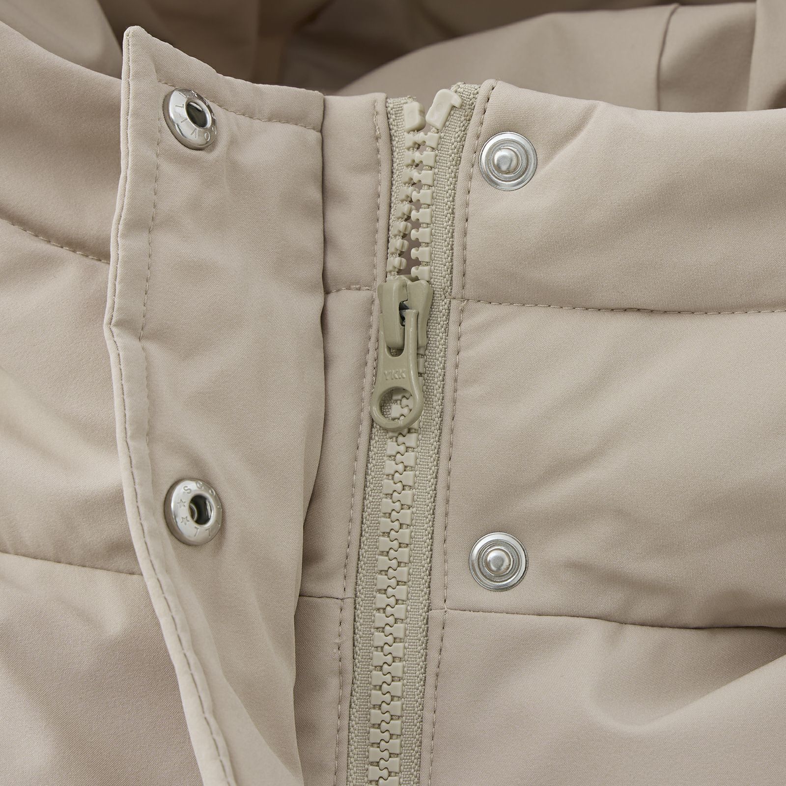 ピースフィットウォーム　保温中わたボリュームフードブルゾン