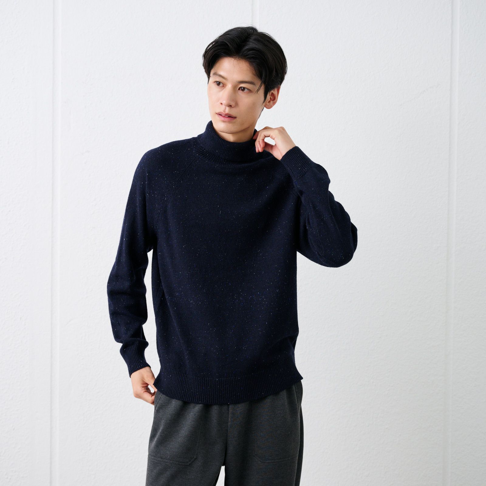 ネップヤーン　タートルネックプルオーバー