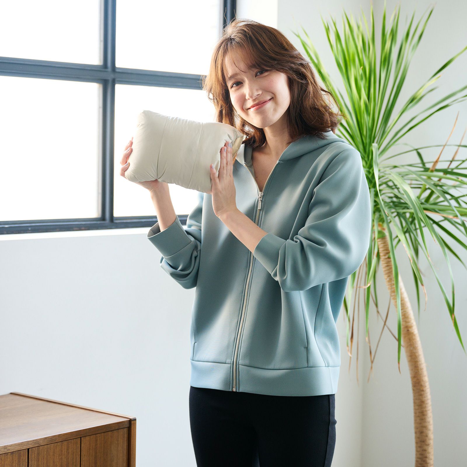 ウオッシャブルダウン　スタンドジャケット(アイボリー）